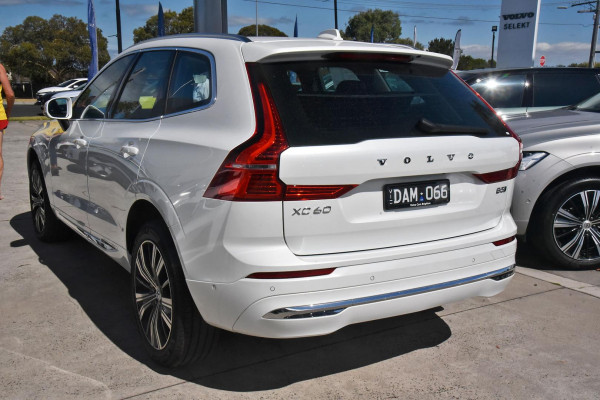 2023 Volvo XC60  Ultimate B5 Bright SUV Image 3