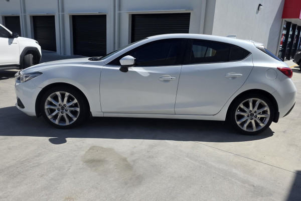 2015 Mazda 3 BM5438 SP25 Hatch Image 16