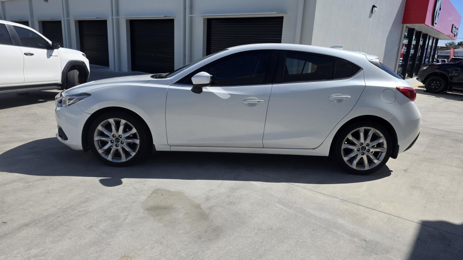 2015 Mazda 3 BM5438 SP25 Hatch Image 16