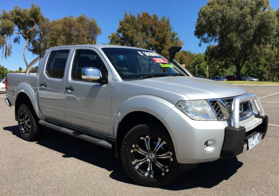 Nissan navara 2010