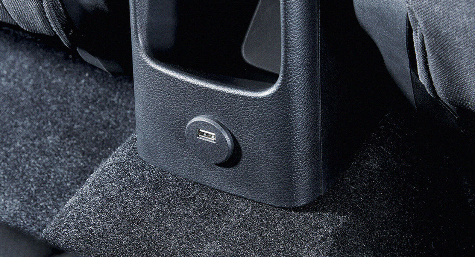 Baleno - USB Socket Kit For Rear Seat