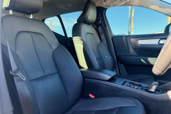 2019 Volvo XC40 XZ T4 Momentum SUV Image 19