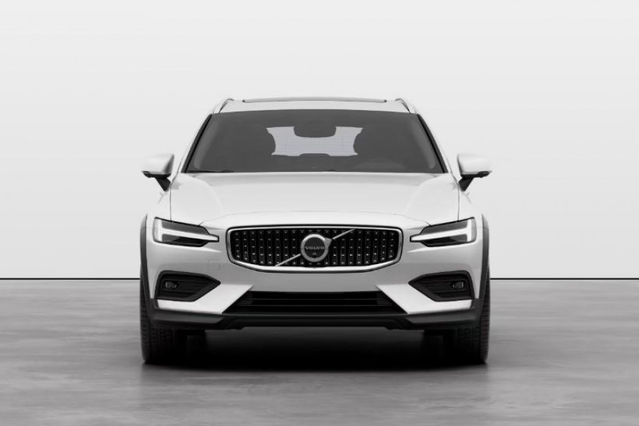 2024 MY25 Volvo V60 Cross Country  Ultra B5 Bright Wagon Image 6