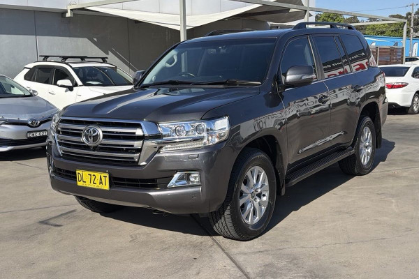2019 Toyota LandCruiser VDJ200R VX SUV Image 9