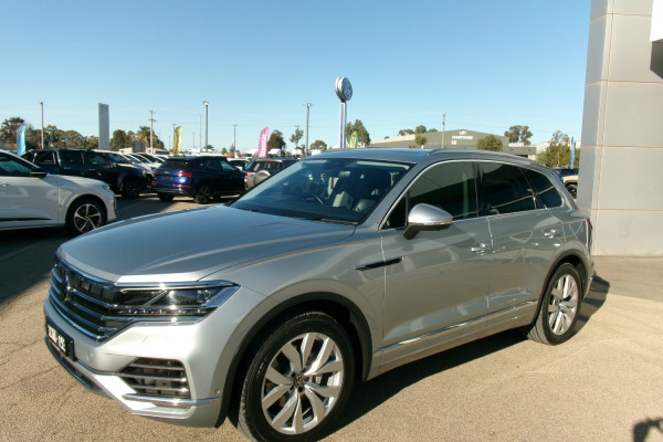 2023 Volkswagen Touareg CR 210TDI Elegance SUV Image 3