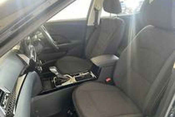 2025 Mahindra XUV3X0  AX5L SUV Image 28