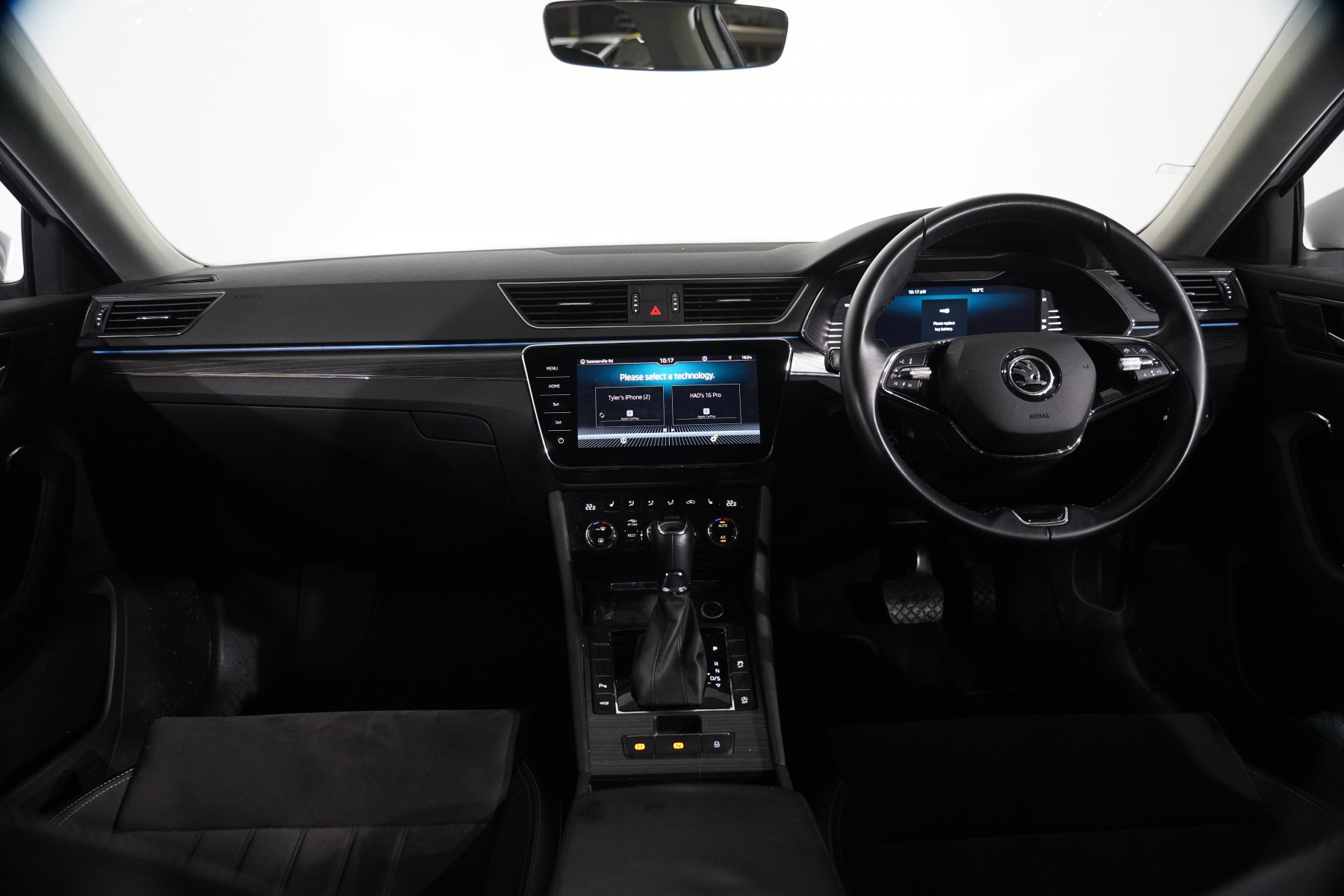 2022 Skoda Superb Style SUV Image 13