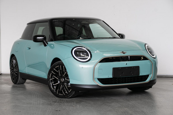 MINI Cooper SE Favoured J01