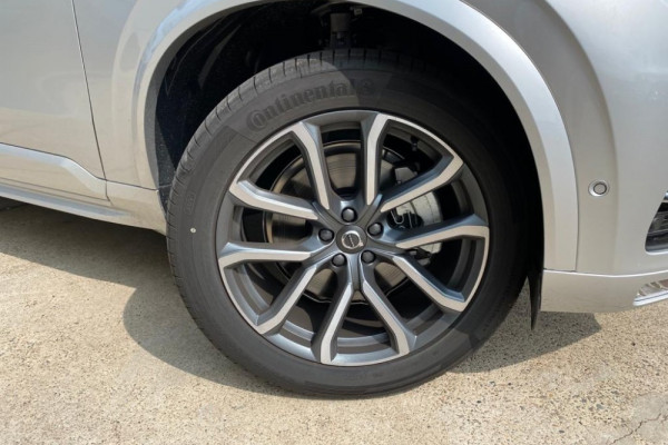 2019 Volvo XC90 L Series D5 Momentum Suv Image 5