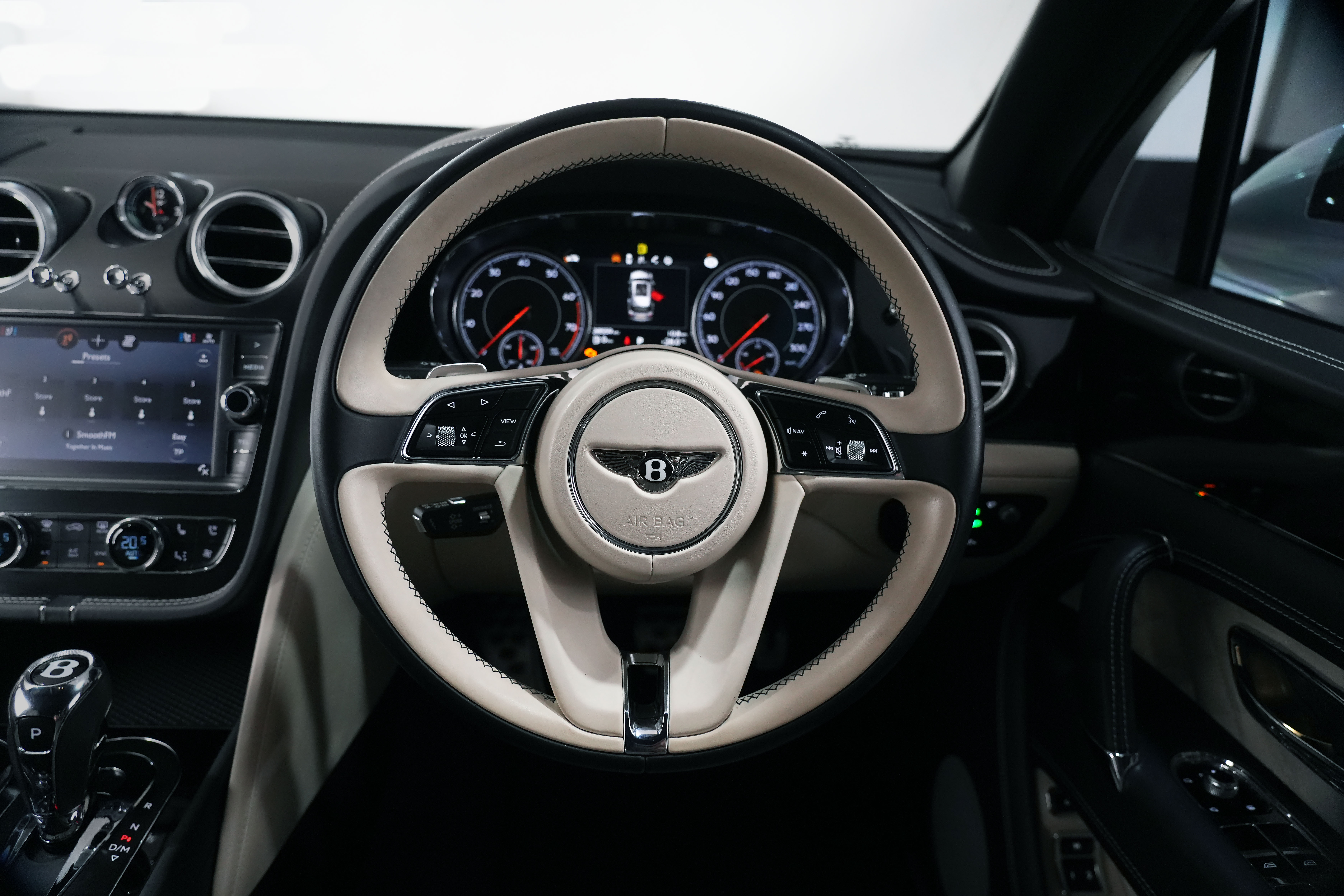 2017 Bentley Bentayga W12 SUV Image 29