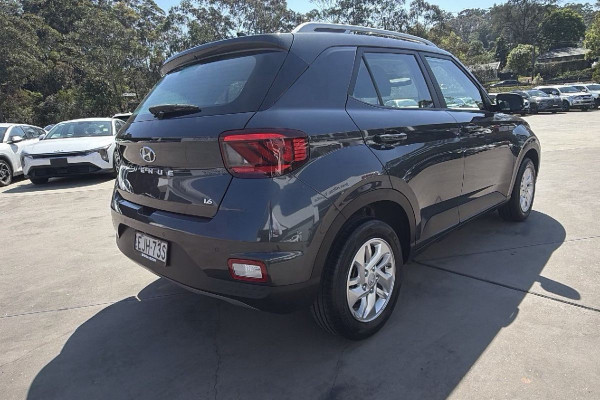 2019 Hyundai Venue QX Active SUV Image 5