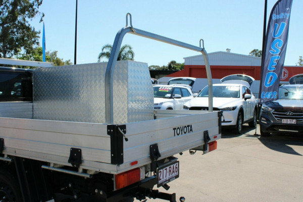 2022 Toyota HiLux TGN121R WorkMate Cab Chassis Image 6