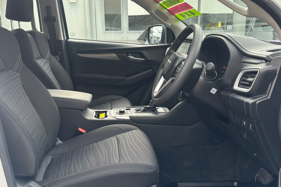 2023 MY24 Isuzu MU-X RJ LS-M SUV Image 17