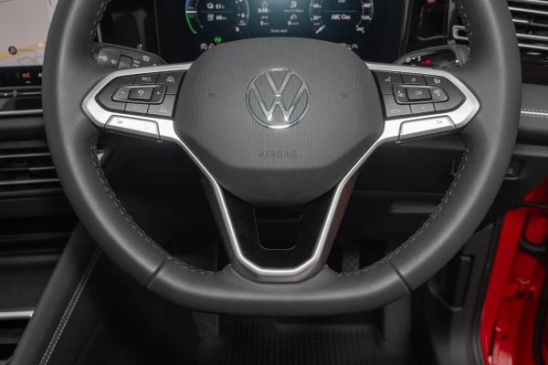 2026 Volkswagen Tiguan CT 150TSI eHybrid Elegance SUV Image 11