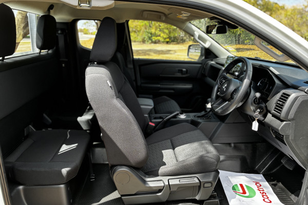 2026 Mitsubishi Triton MV  GLX Cab Chassis Image 15