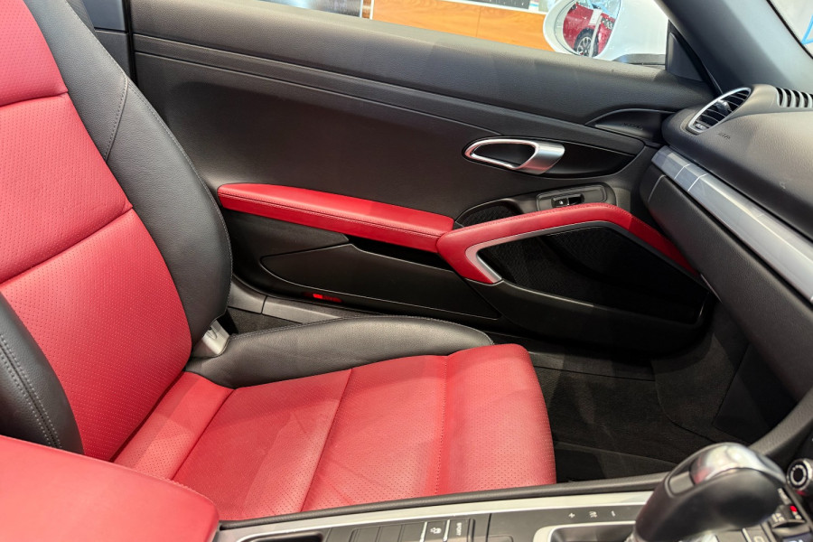 2016 MY17 Porsche 718 982  Convertible Image 44