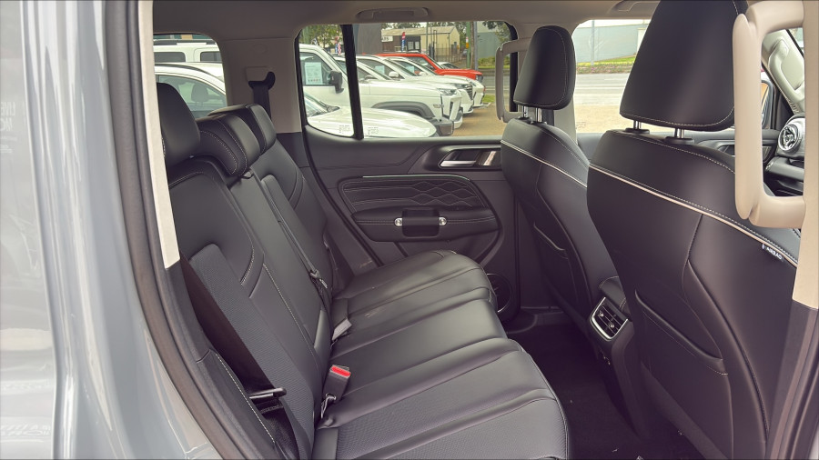 2026 GWM Tank 300 P01 Ultra Hi4-T PHEV SUV Image 13