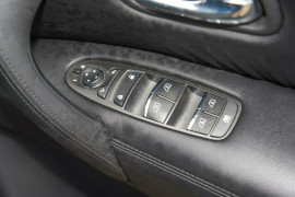 2021 Nissan Patrol Y62 Series 5 Ti SUV image 7