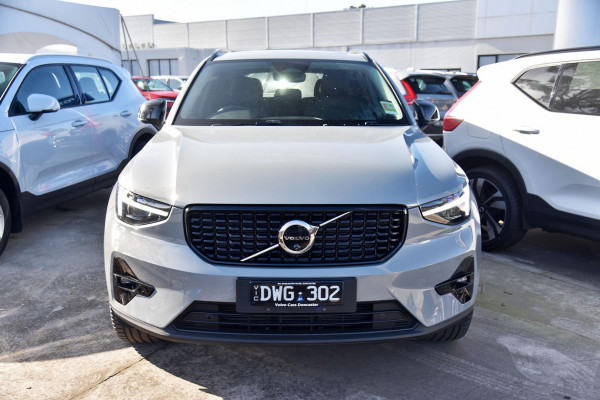 2025 MY26 Volvo XC40 XZ Ultra B4 Dark SUV Image 4
