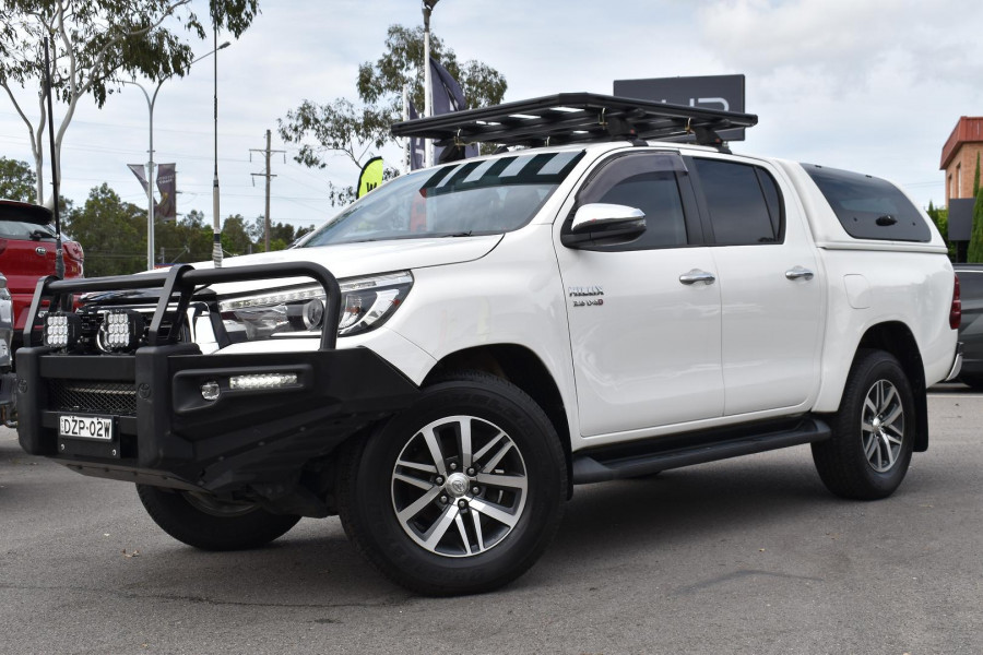 2018 Toyota HiLux  SR5 Double Cab Pick Up Image 8