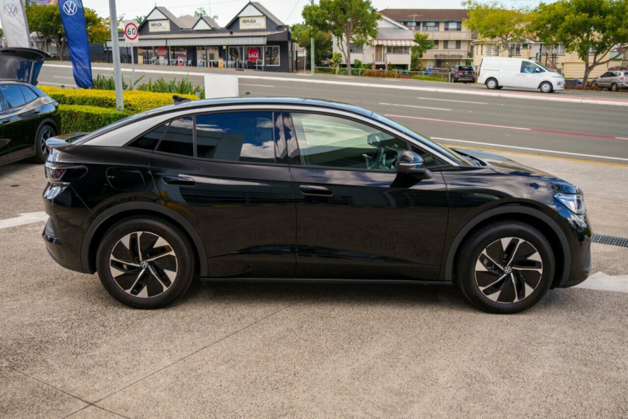 2025 Volkswagen ID. 5 E2 Pro SUV Image 4