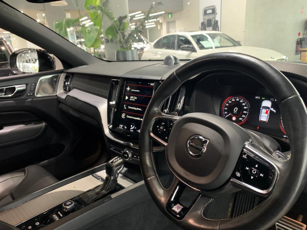 2020 Volvo XC60 UZ T6 R-Design SUV image 11