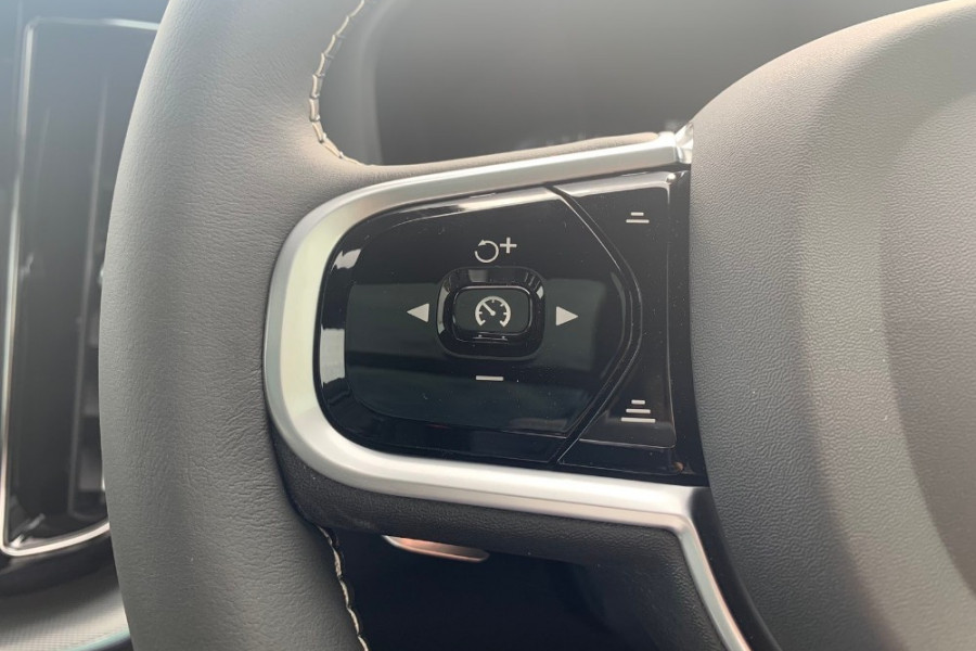 2020 Volvo XC60 UZ D5 R-Design Suv Image 10