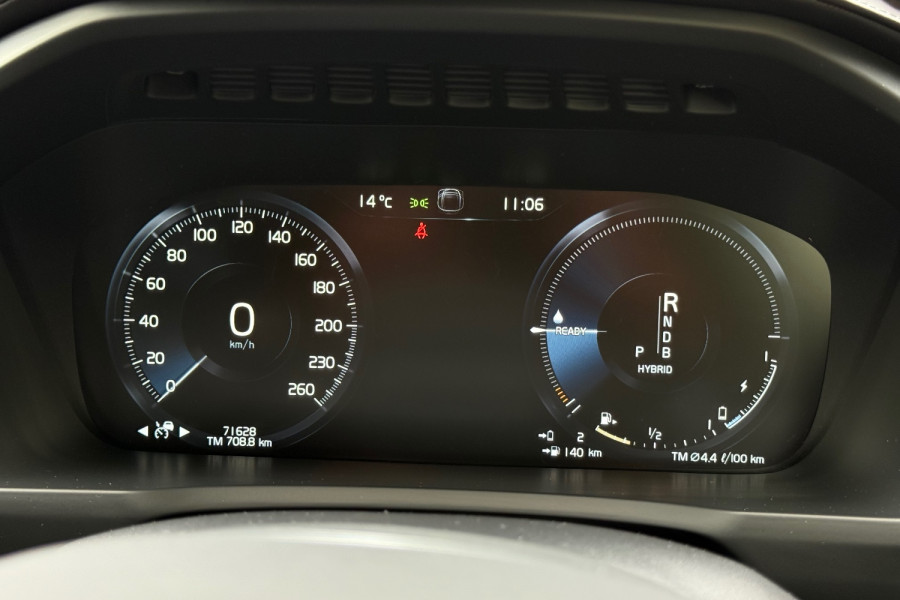 2017 MY18 Volvo XC90 L Series T8 R-Design Wagon Image 26