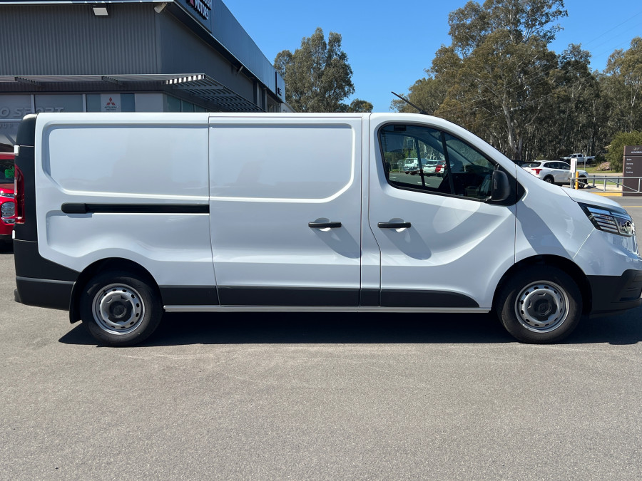 2025 Renault Trafic X82 Pro Van Image 4