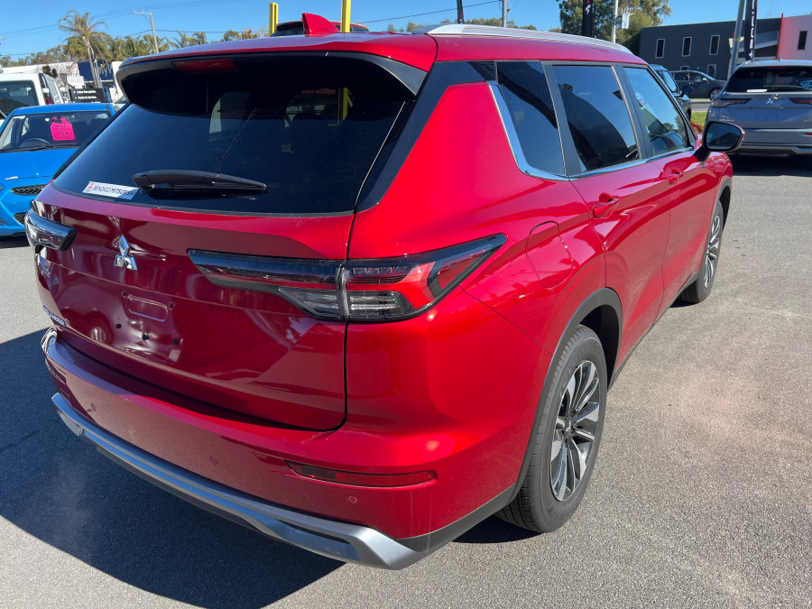 2025 Mitsubishi Outlander ZM LS SUV Image 5