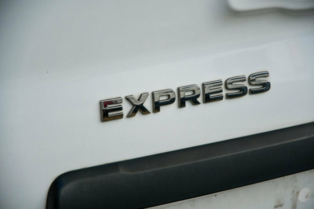 2020 Mitsubishi Express GLX LWB DCT
