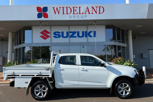 2023 Isuzu D-MAX RG LS-M Cab Chassis Image 2