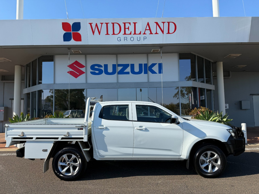 2023 Isuzu D-MAX RG LS-M Cab Chassis Image 2