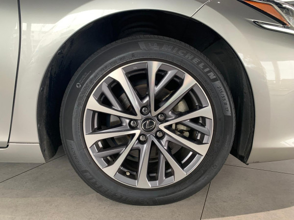 2022 Lexus ES AXZA10R ES250 Luxury Sedan image 2