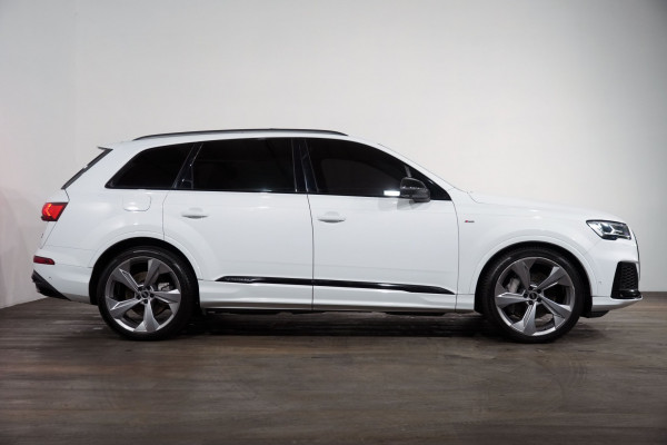 2022 Audi Q7 4M 55 TFSI S line SUV image 4