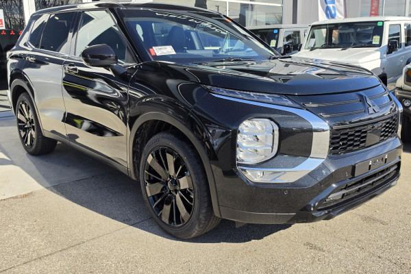 2026 Mitsubishi Outlander ZM Black Edition SUV Image 4