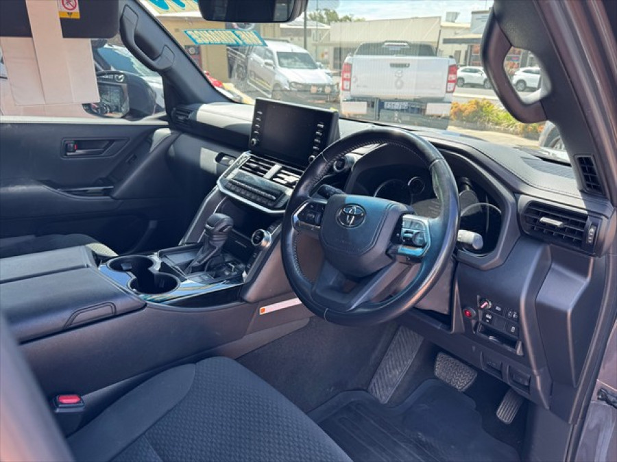 2022 Toyota LandCruiser FJA300R GXL SUV Image 5