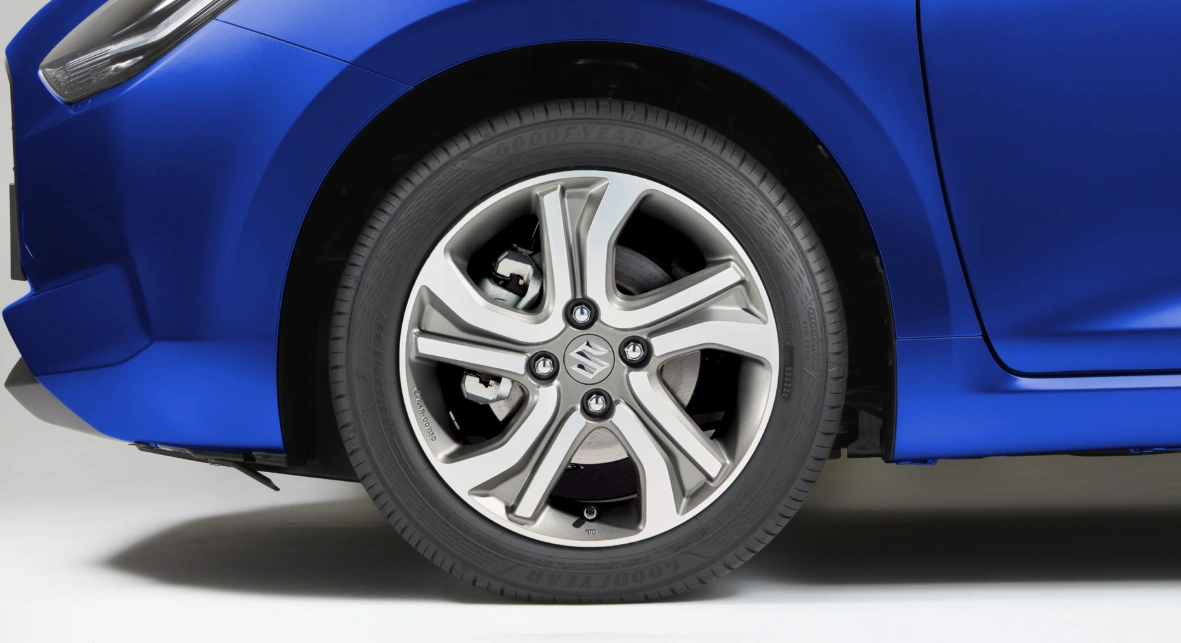 15&quot; Polished Alloy Wheel &quot;Cosmic&quot;