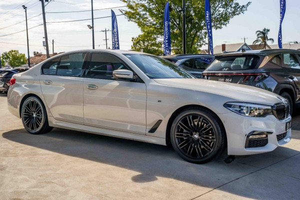 2017 BMW 5 Series G30 520d Luxury Line Sedan Image 5