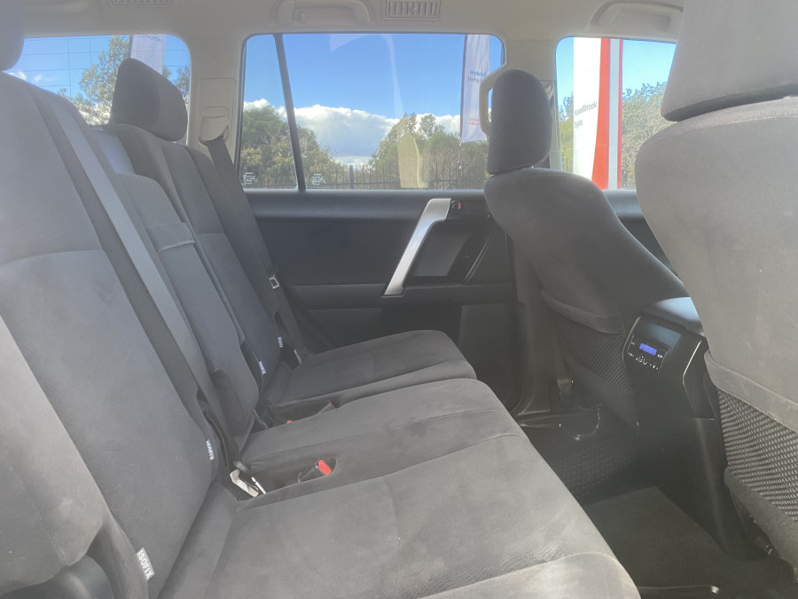 2018 Toyota LandCruiser Prado GDJ150R GXL SUV Image 17