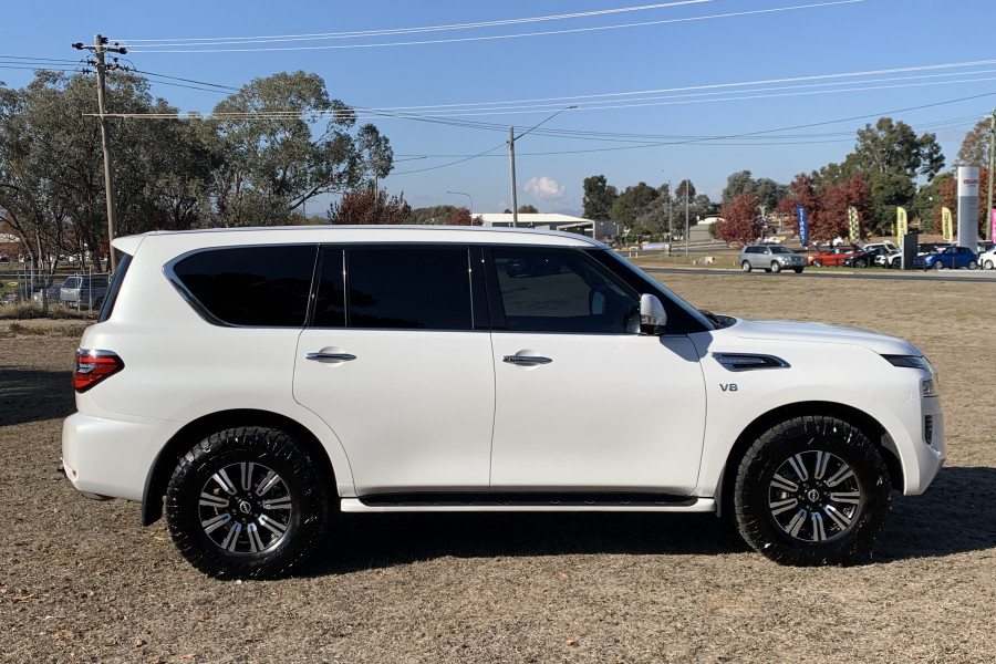 2023 Nissan Patrol Y62 Series 5 Ti SUV Image 22