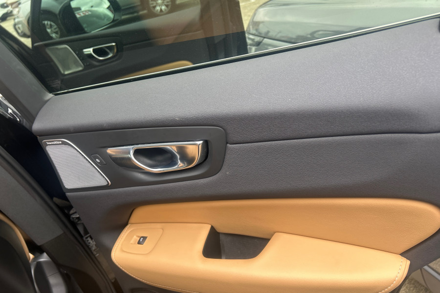 2021 MY22 Volvo XC60 UZ B5 Inscription SUV Image 34
