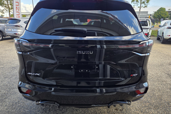 2026 Isuzu MU-X RJ X-TERRAIN SUV Image 4