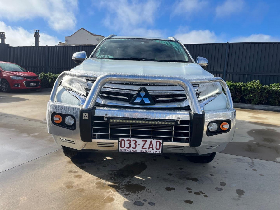 2019 Mitsubishi Pajero Sport QE GLS SUV Image 2