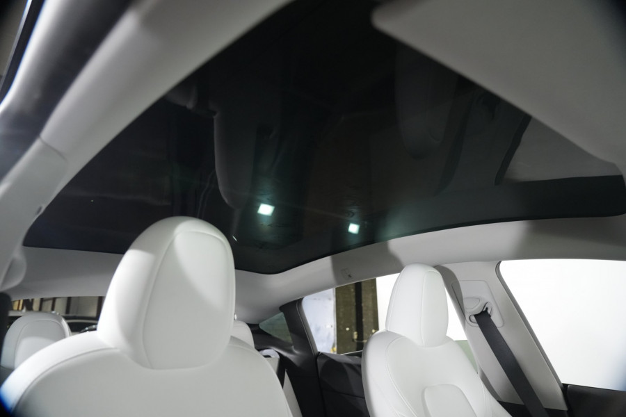2024 Tesla Model Y  Long Range SUV Image 17