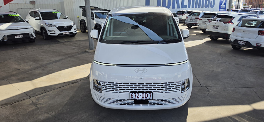 2025 MY26 Hyundai Staria US4.V3 SUV Image 2