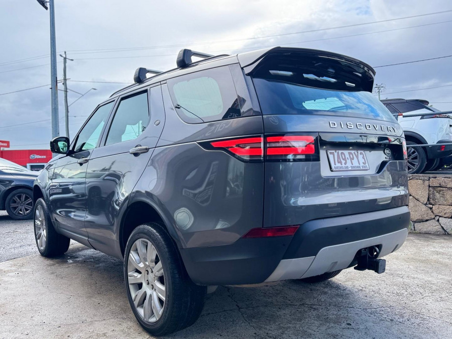 2018 Land Rover Discovery Series 5 HSE Luxury SUV Image 7