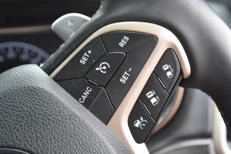 2013 MY14 Jeep Grand Cherokee WK MY2014 Overland Suv Image 12