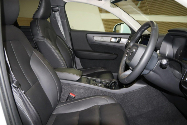 2023 Volvo XC40 XZ Plus B4 SUV Image 6