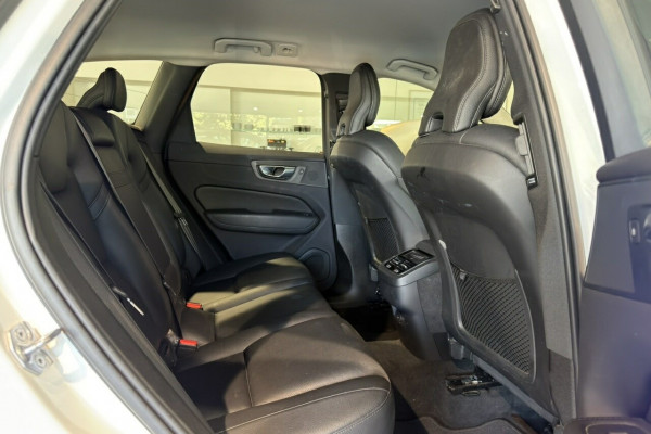 2021 Volvo XC60 UZ T5 Momentum SUV Image 11